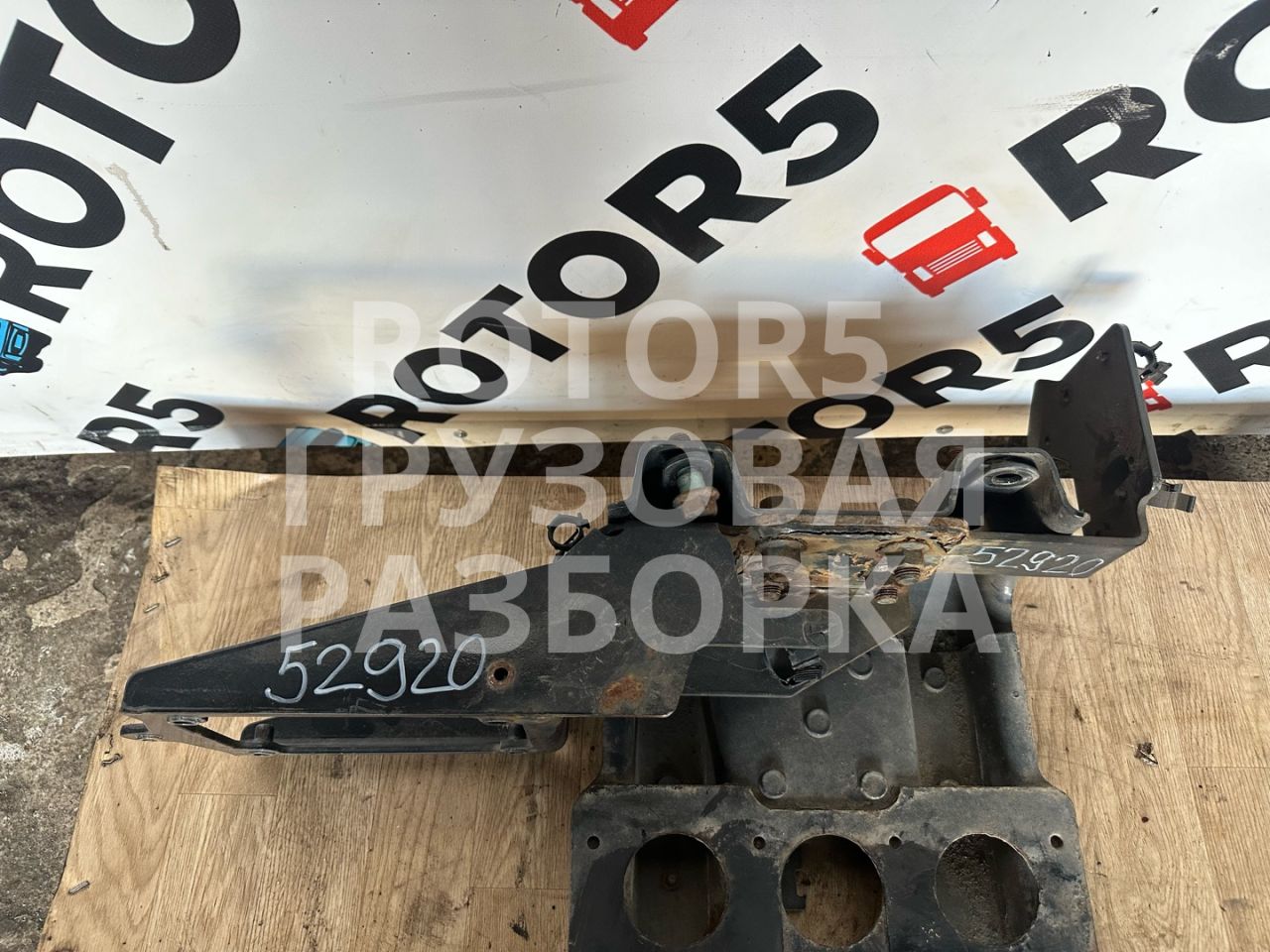 кронштейн насоса (модуля) adblue MAN TGX 1 поколение 2015, 12.4 л., D 2676 LF 45, дизель - фото №1