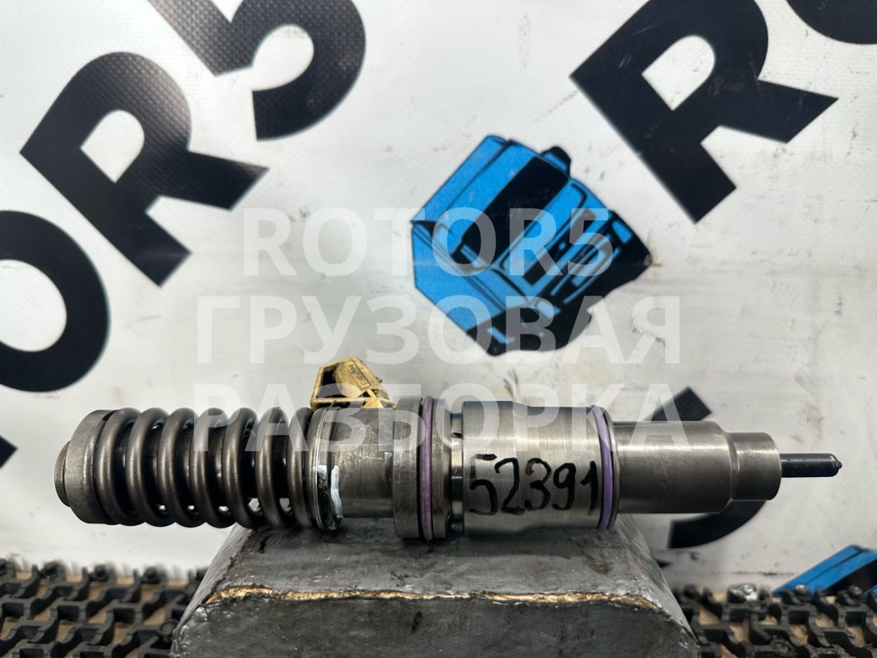 форсунка Volvo FH 12 поколение 2005, 12.1 л., D12D, дизель, 8113941 - фото №1