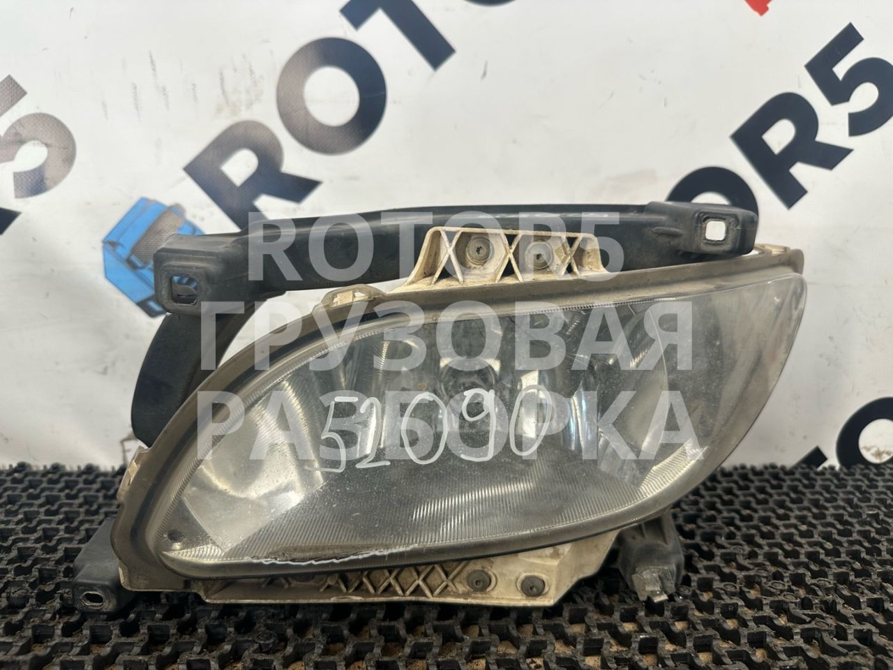 фара противотуманная левая DAF CF-series 1 поколение 2013, 10.8 л., MX-11 330, дизель, АКПП, 17601901 - фото №1