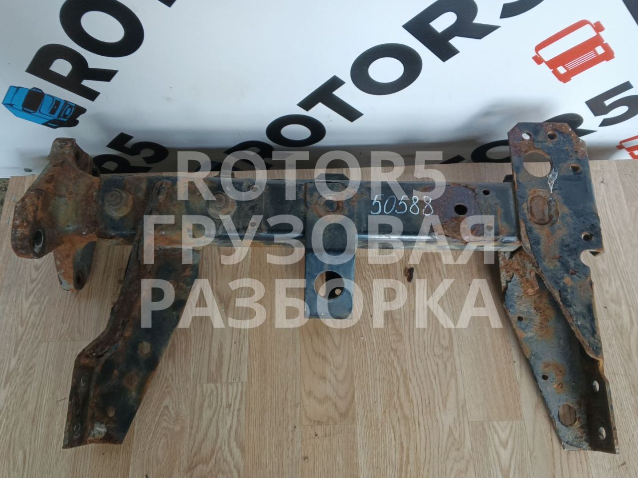 кронштейн крепления бачка adblue DAF XF 105 1 поколение 2012, 12.9 л., MX 340, дизель, АКПП, белый - фото №1