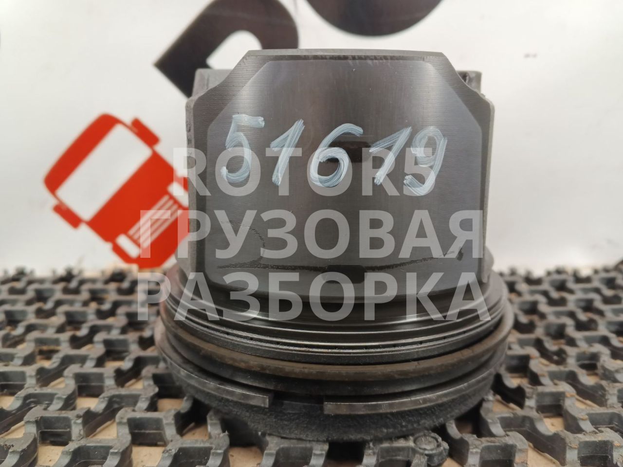 поршень DAF CF-series 1 поколение 2014, 10.8 л., MX-11, дизель, АКПП, белый, правый руль, STU123015 - фото №1