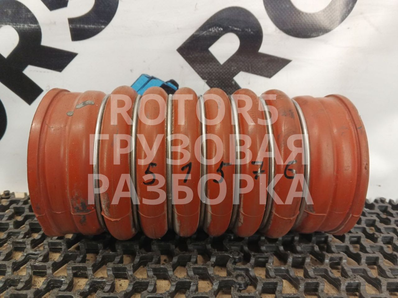 патрубок интеркулера DAF CF-series 1 поколение 2019, 12.9 л., MX-13 390 H2, дизель, 1813209 - фото №1