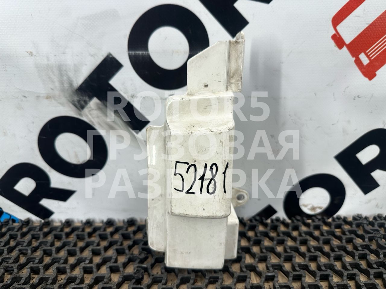 накладка петли двери левая MAN TGX 1 поколение 2011, 10.5 л., D 2066 LF 40, дизель, МКПП, 81624100179 - фото №1