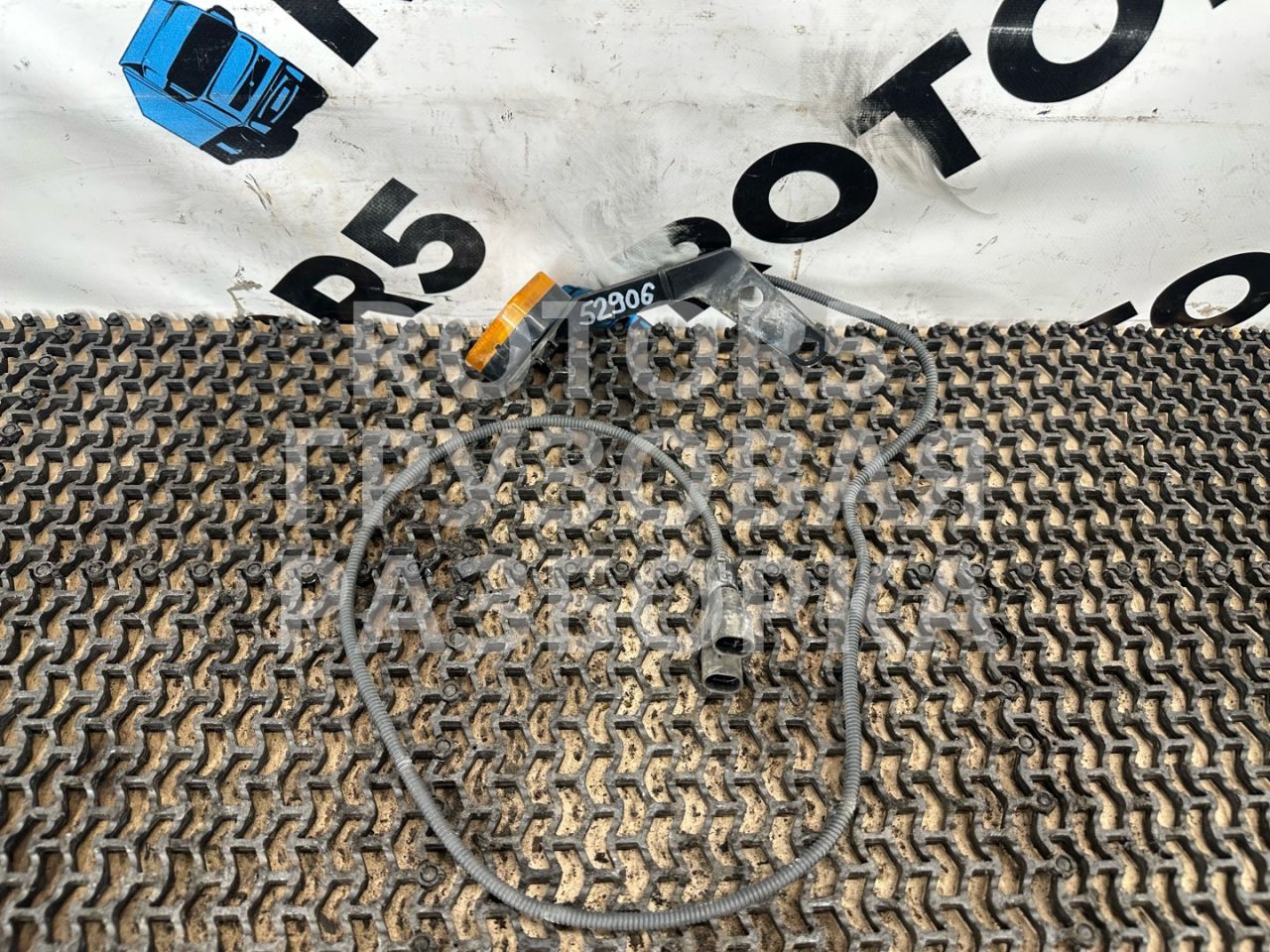 габаритный фонарь MAN TGX 1 поколение 2014, 12.4 л., D 2676 LF 26, дизель, АКПП, красный, 81252606101 - фото №1