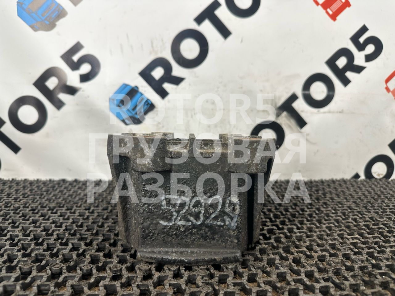подушка крепления двигателя MAN TGX 1 поколение 2015, 12.4 л., D 2676 LF 46, дизель, правый руль, 2105244 - фото №1