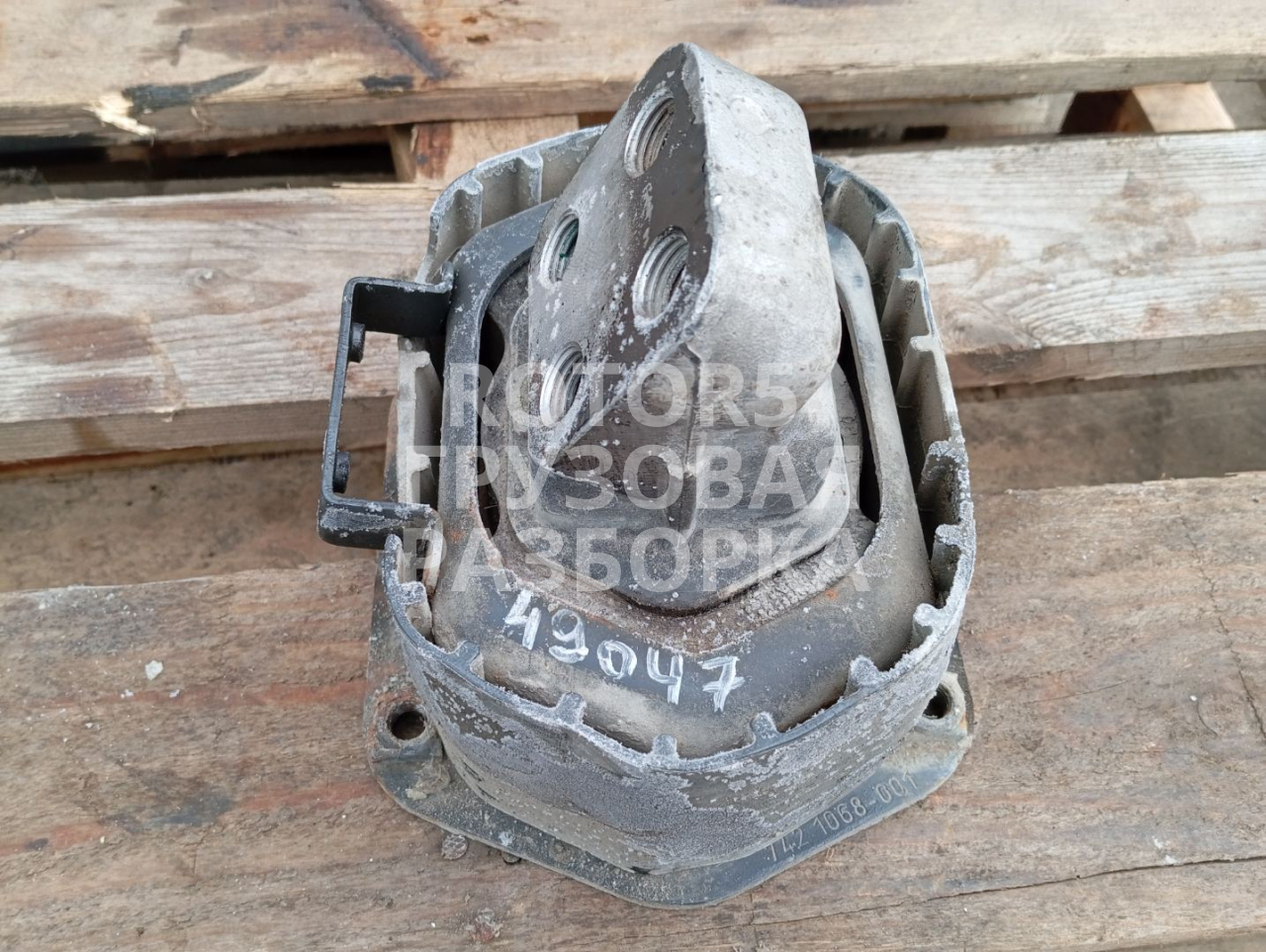 подушка крепления двигателя DAF XF 105 1 поколение 2011, 12.9 л., MX 340, дизель, 7421068001 - фото №1