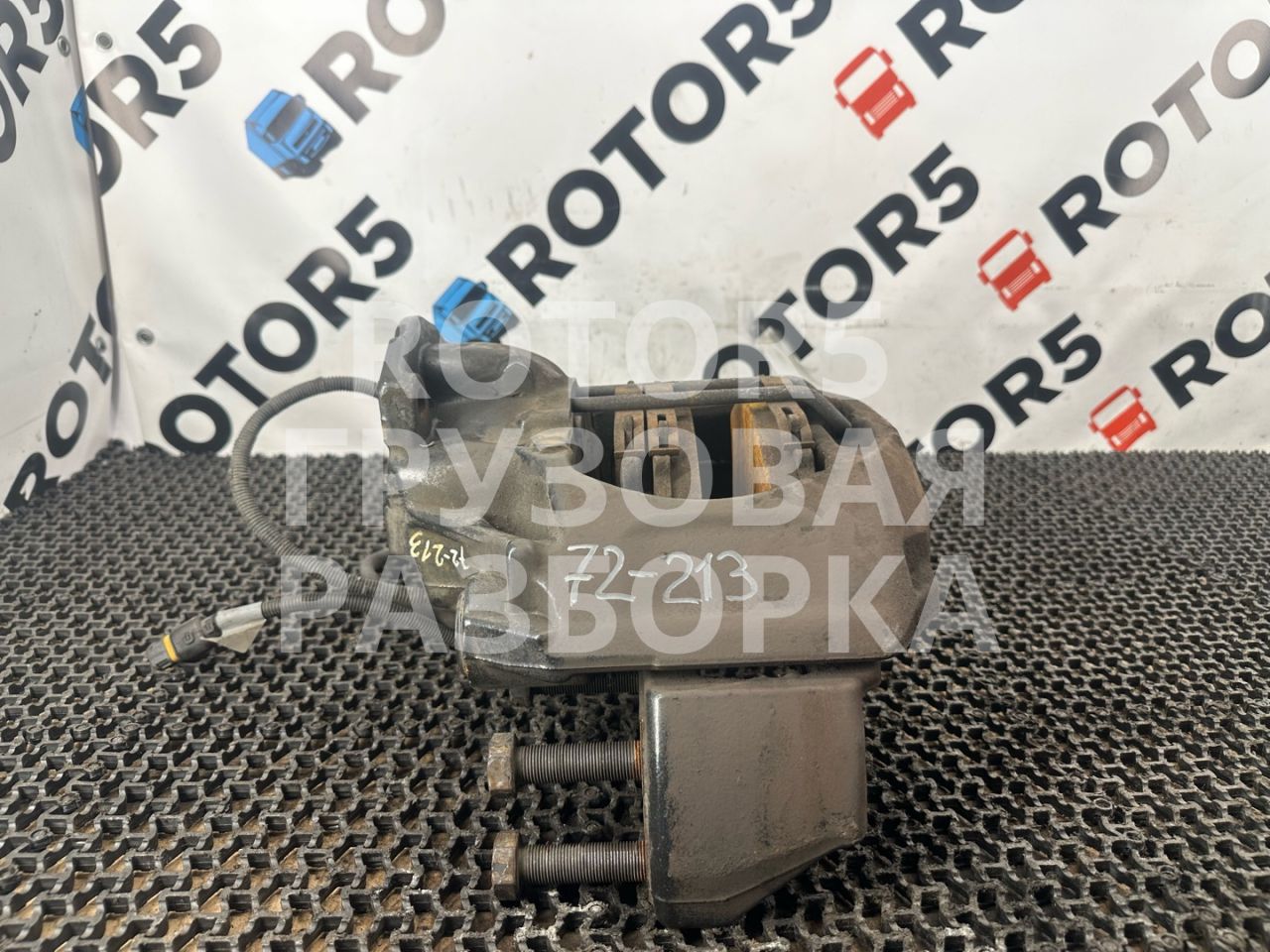 суппорт задний левый MAN TGX 1 поколение 2014, 12.4 л., D 2676 LF 26, дизель, АКПП, красный, 81508046637 - фото №1