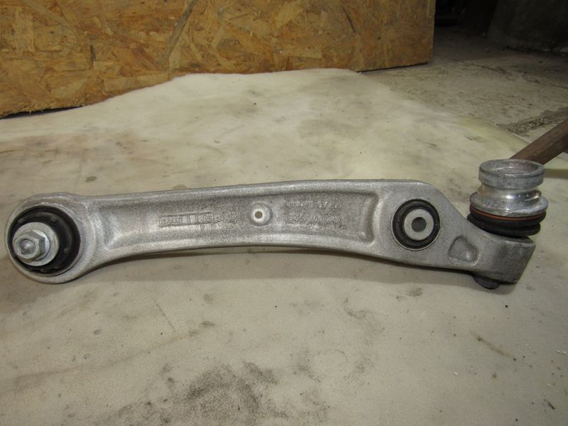 рычаг передний левый Porsche Cayenne PO536 2024, 3.0 л., гибрид, 4M0407155E - фото №1