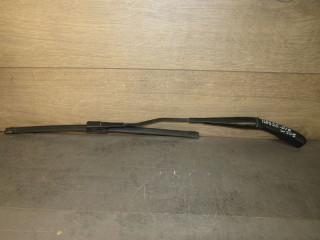 щеткодержатель (поводок стеклоочистителя, дворник) Mercedes-Benz C-Класс W205/S205/C205 2016, универсал, A2058203700