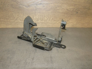 захватный крюк капота Mercedes-Benz CL-Класс C215 [рестайлинг] 2004, A2158800464