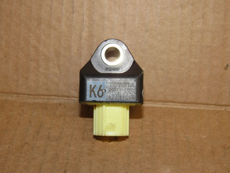датчик удара Toyota Camry XV70 2021, 89831-33090 - фото №1