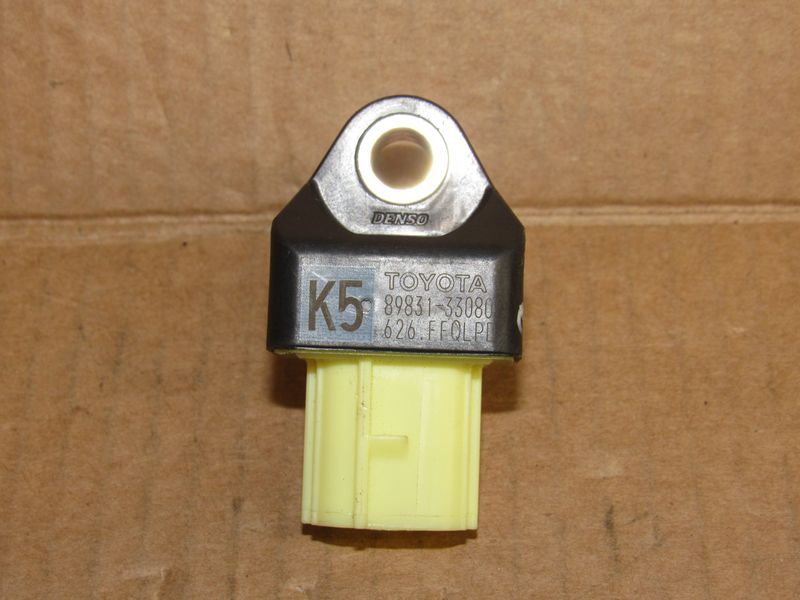 датчик удара Toyota Camry XV70 2021, 89831-33080 - фото №1