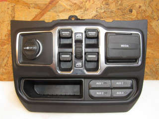 блок управления стеклоподъемниками Jeep Wrangler 4 поколение 2021, 2.0 л., бензин, 68412133AB