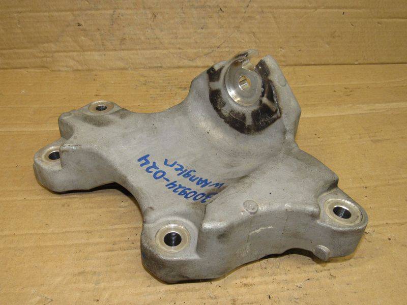 кронштейн двигателя Jeep Wrangler 4 поколение 2021, 2.0 л., бензин, 68271532AB - фото №1