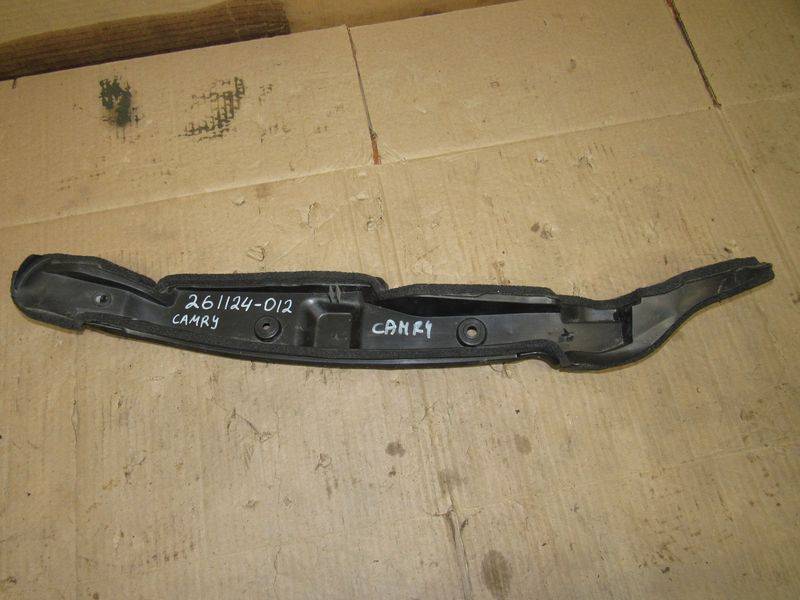 пыльник переднего крыла Toyota Camry XV70 2022, 2.5 л., гибрид, 53882-33070 - фото №1