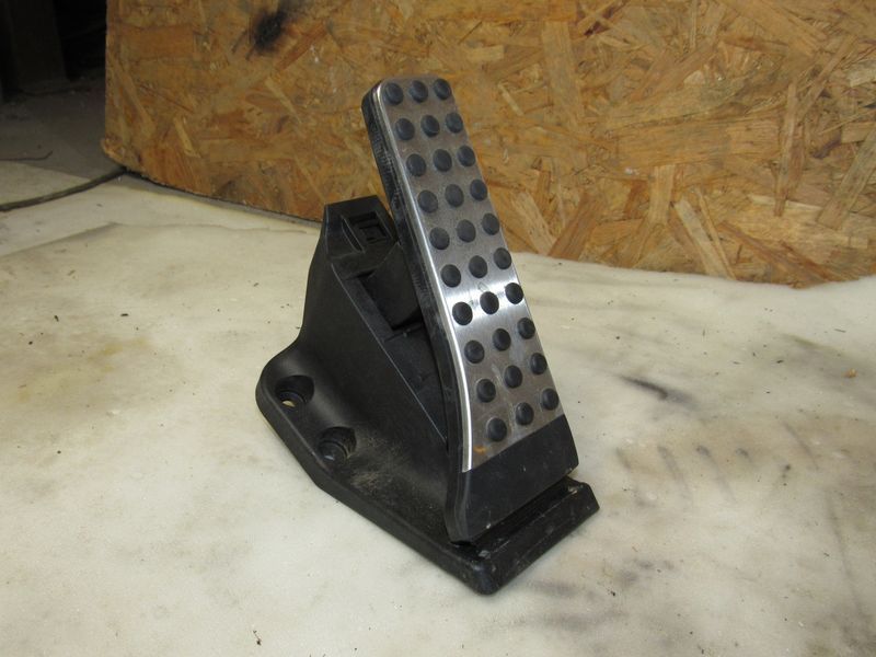 педаль Mercedes-Benz S-Класс W223 2021, 4.0 л., дизель, A2233000100 - фото №1