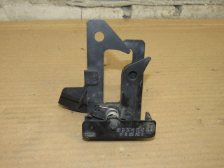 захватный крюк капота Mercedes-Benz C-Класс W204/S204 2009