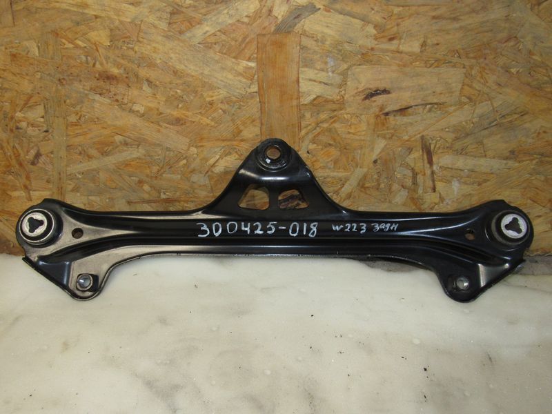 распорка кузова Mercedes-Benz S-Класс W223 2021, 4.0 л., дизель, A2233521401 - фото №1