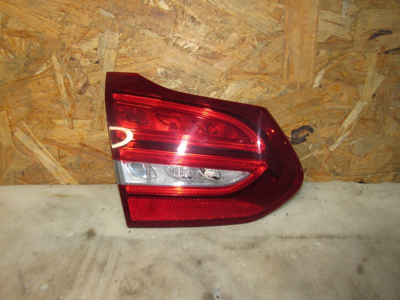 фонарь задний правый Mercedes-Benz C-Класс W205/S205/C205 2015, 2.2 л., дизель, универсал, A2059065900 - фото №1