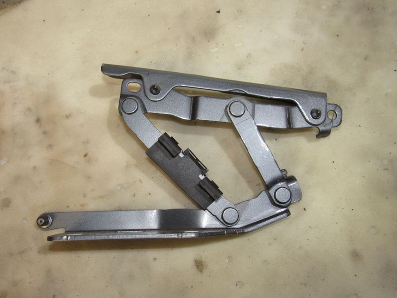 петля капота левая Mercedes-Benz GLE V167 2021, 2.0 л., дизель, A1678803500 - фото №1