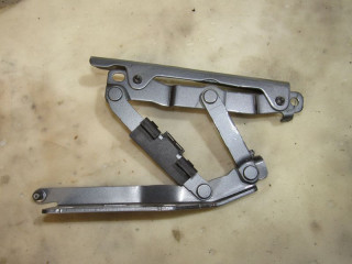 петля капота левая Mercedes-Benz GLE V167 2021, 2.0 л., дизель, A1678803500