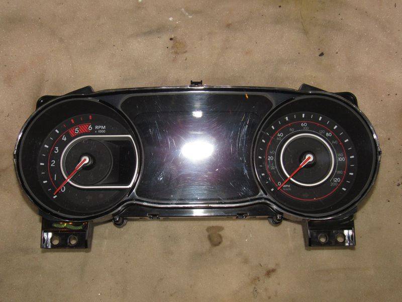 щиток приборов (приборная панель) Jeep Wrangler 4 поколение 2019, 2.0 л., дизель, P68442287AC - фото №1