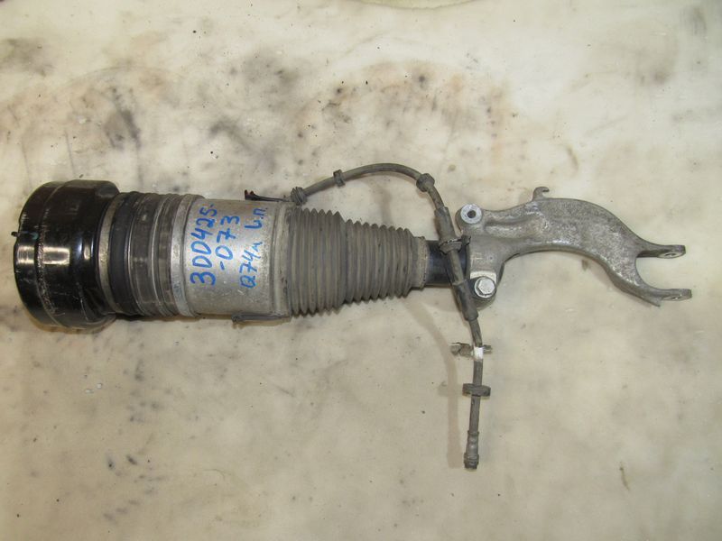 пневмостойка передняя Audi Q7 4M 2017, 4M0616039AE - фото №1