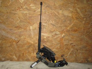 петля капота правая Mercedes-Benz C-Класс W205/S205/C205 2015, 2.2 л., дизель, A2058800828, A2059060002