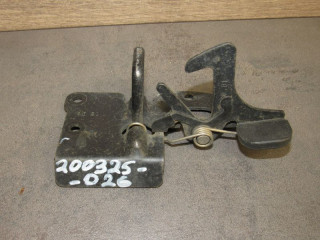 захватный крюк капота Audi TT 8N 2002, 8N0823480B