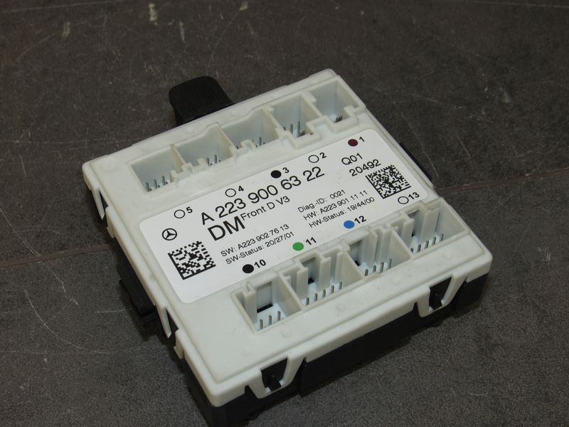 модуль управления двери Mercedes-Benz S-Класс W223 2021, 4.0 л., дизель, A2239006322 - фото №1