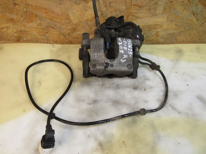 суппорт задний правый Mercedes-Benz C-Класс W205/S205/C205 2015, 2.2 л., дизель, универсал, полный привод, A2054232098 - фото №1