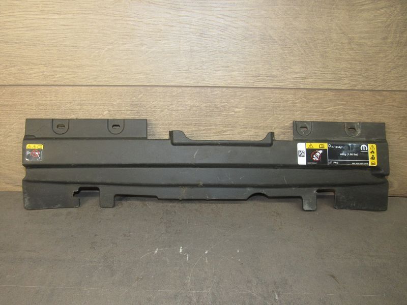 накладка (воздуховод) на телевизор Jeep Wrangler 4 поколение 2021, 68292504AA - фото №1