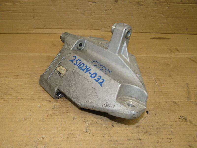 кронштейн двигателя Kia Stinger 1 поколение 2020, 2.2 л., дизель - фото №1