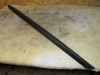 молдинг лобового стекла Porsche Cayenne PO536 [рестайлинг] 2024, 3.0 л., гибрид, 9Y0854327