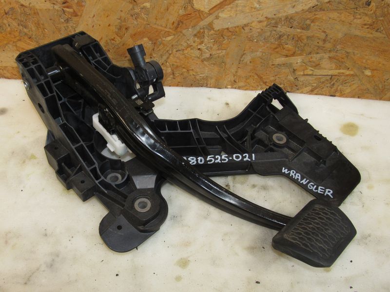 педаль тормоза Jeep Wrangler 4 поколение 2021, 2.0 л., бензин, P04581889AG - фото №1