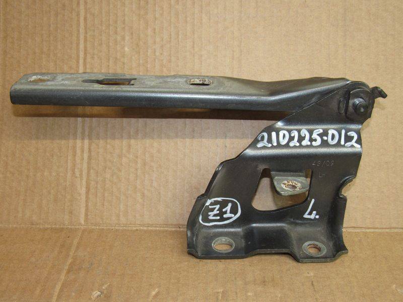 петля капота левая Audi A4 B8/8K 2008, 8K0823301D - фото №1