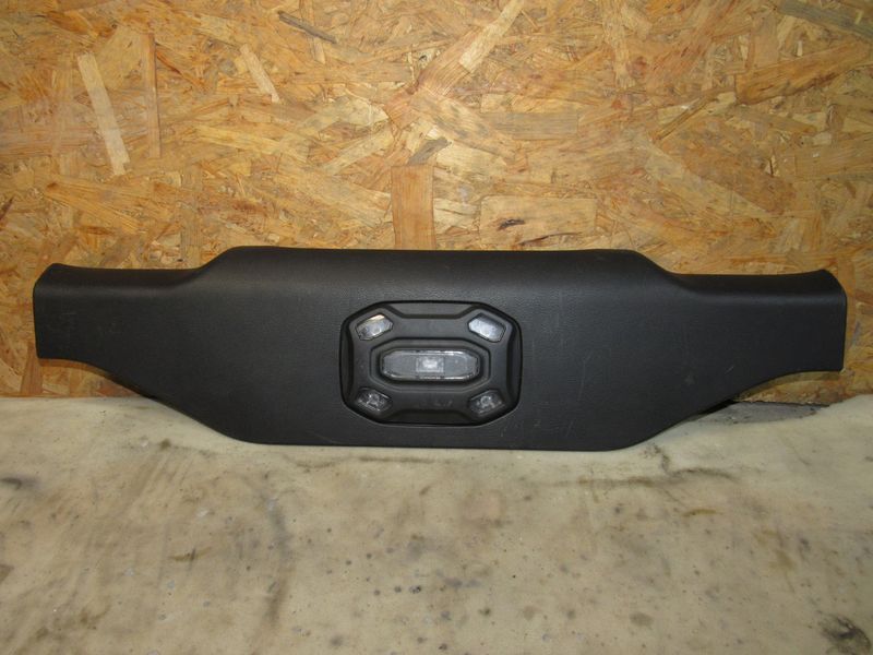 фонарь салона (плафон) Jeep Wrangler 4 поколение 2021 - фото №1