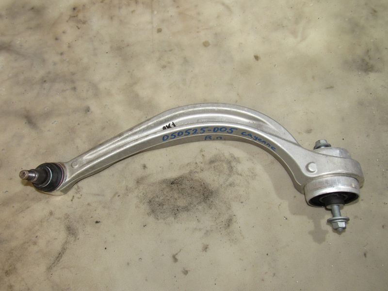 рычаг передний правый Porsche Cayenne PO536 2024, 3.0 л., гибрид, 4M0407696C - фото №1