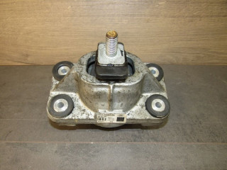 подушка крепления двигателя Land Rover Range Rover 4 поколение 2016, 3.0 л., дизель, 6A003BA