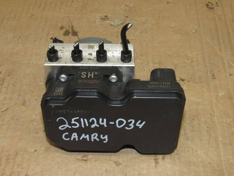 блок ABS Toyota Camry XV70 2022, 2.5 л., гибрид, 44510-33210 - фото №1