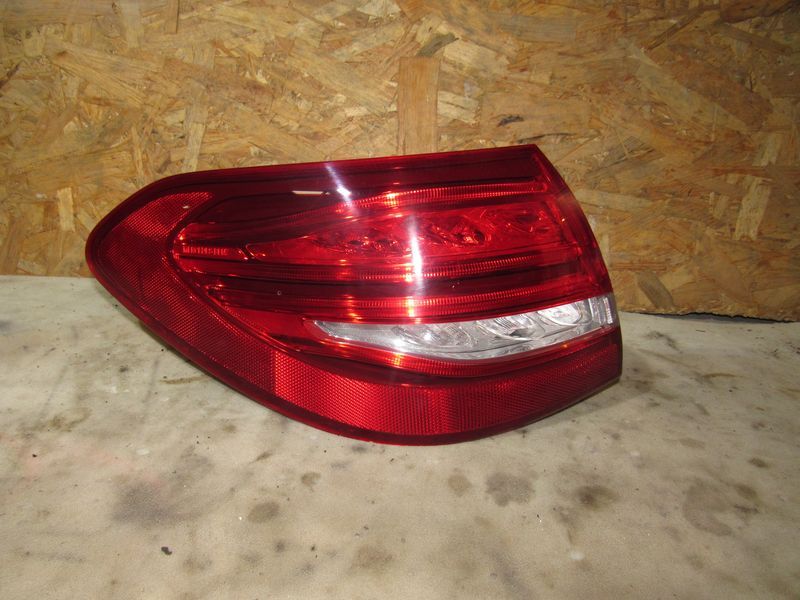 фонарь задний левый Mercedes-Benz C-Класс W205/S205/C205 2015, универсал, A2059065100 - фото №1