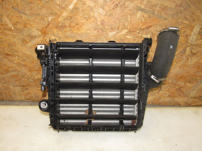 интеркулер Porsche Cayenne PO536 2023, 3.0 л., гибрид, 9Y0122312M, 4M0145804BR - фото №1