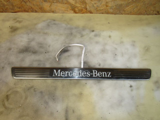 накладка на порог внутренняя Mercedes-Benz GLE V167 2021, 2.0 л., дизель, A1676861300