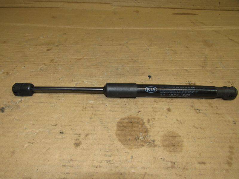 амортизатор капота Kia Stinger 1 поколение 2022, 2.2 л., дизель, 81161-J5000 - фото №1