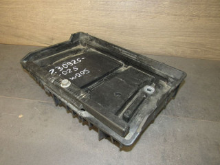 полка аккумулятора Mercedes-Benz C-Класс W205/S205/C205 2016, A2056200018
