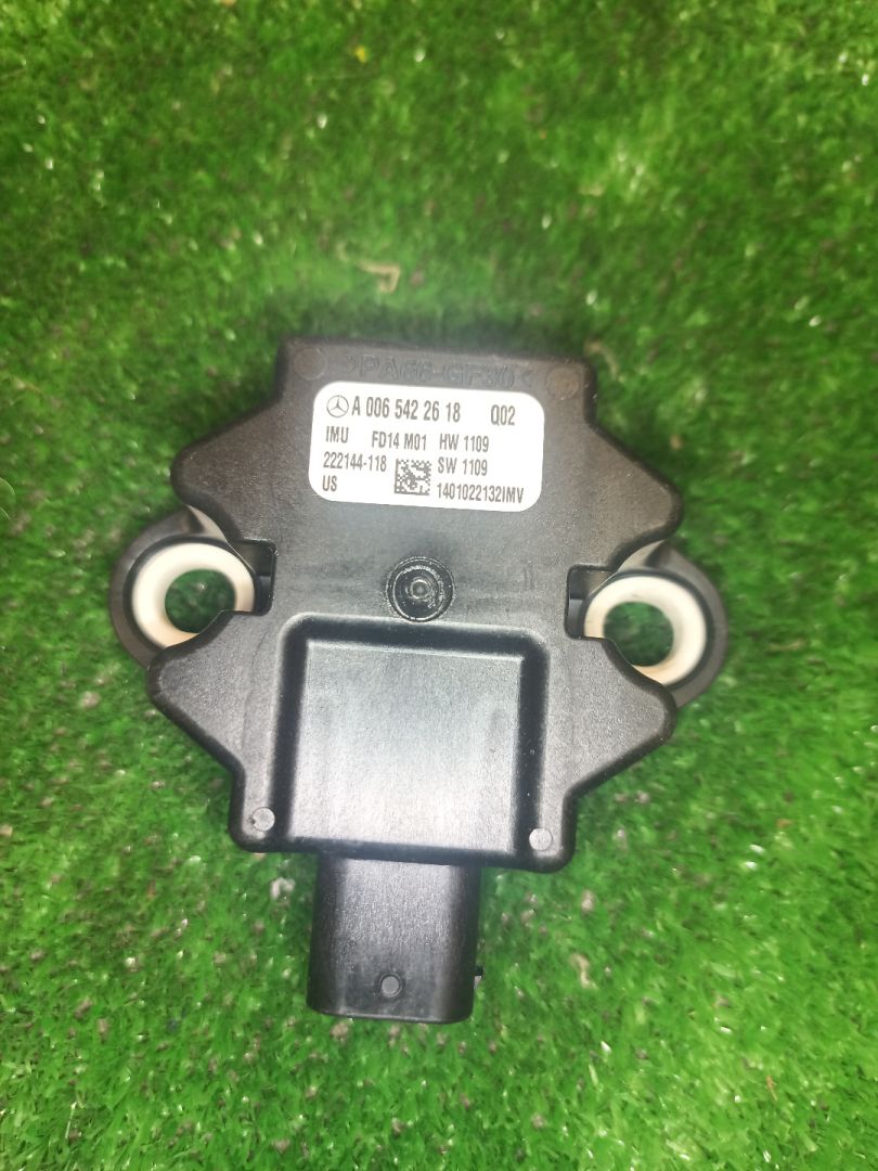 датчик ускорения Mercedes-Benz M-Класс W166 2014, A0065422618 - фото №1