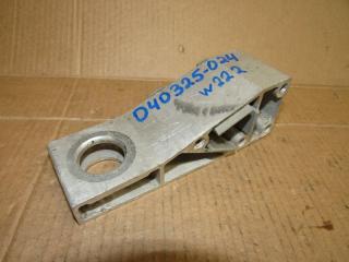 Кронштейн балки Mercedes-Benz S-Класс W222/C217/A217 2014, 2226261331