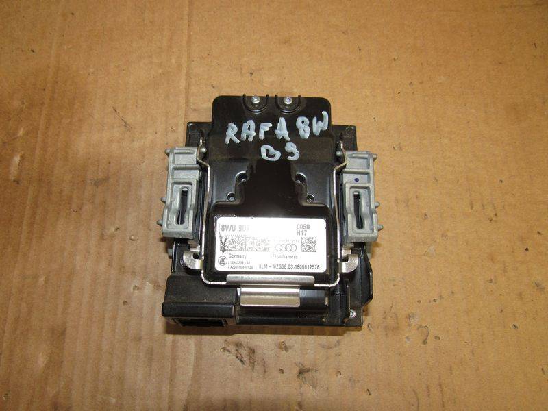 камера переднего обзора Audi A4 B9 2018, 8W0907217C - фото №1