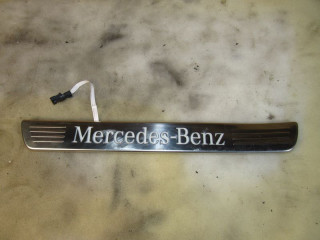 накладка на порог внутренняя Mercedes-Benz GLE V167 2021, 2.0 л., дизель, A1676862100