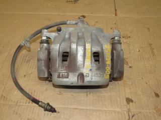 суппорт передний правый Toyota Camry XV70 2022, 2.5 л., гибрид